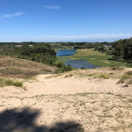 דירה Two Bedroom With Side Sea View
